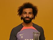 محمد صلاح يتسلم جائزة أفضل لاعب فى الشهر بالدوري الإنجليزي 
