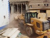 إيقاف أعمال بناء مخالف وتعديل 8 حالات بمركز ملوى فى المنيا