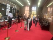 توافد أبناء الجالية المصرية فى دبى للتصويت بالانتخابات الرئاسية.. صور