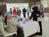 أبناء الجالية المصرية فى سلطنة عمان يدلون بأصواتهم فى الانتخابات الرئاسية.. صور