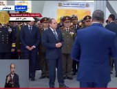 الرئيس السيسى يشهد تدشين راجمة الصواريخ المصرية "رعد 200" فى معرض إيديكس