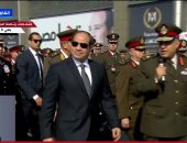 الرئيس السيسى يتفقد طائرة استطلاع بدون طيار من إنتاج مصنع "قادر"