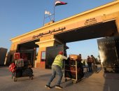 مراسل التليفزيون المصرى: معبر رفح مفتوح دائما ومصر مستمرة فى إرسال المساعدات لغزة