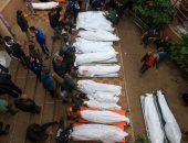 طواقم الإنقاذ بغزة ينتشلون جثامين 318 شهيدا من 3 مقابر جماعية خلال 3 أيام