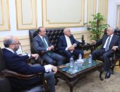 محافظ الجيزة يلتقى أعضاء مجلس إدارة نادى الزمالك