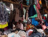 يحمل ذكرى سيئة.. سوق أوينو للملابس المستعملة بأوغندا   
