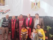 "كن إيجابى - شارك بصوتك".. وفد من الطائفة الإنجيلية بالجيزة يشارك فى الانتخابات