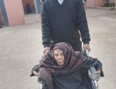 "صوتى أمانة حتى لو تعبانة".. مسنة 92 عاما تدلى بصوتها فى مركز الوقف بقنا.. فيديو