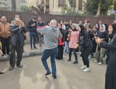 رقص وزغاريد أمام لجنة اقتراع انتخابات الرئاسة بالعباسية
