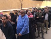 المواطنون يتوافدون على مدارس حدائق حلوان والمعصرة للإدلاء بأصواتهم.. صور