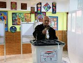 توافد المواطنين على اللجان للإدلاء بأصواتهم فى انتخابات الرئاسة