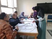 رئيس لجنة مدرسة هضبة الأهرام: العملية الانتخابية تسير بشكل منتظم.. صور