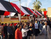 مسيرة للمواطنين للتوجه للجان الاقتراع فى الانتخابات الرئاسية ببنها.. صور