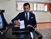 وزير الرياضة بعد تصويته: المشاركة تعكس رغبة المصريين فى استكمال مسيرة التقدم