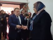 محافظ البنك المركزى يدلى بصوته فى الانتخابات الرئاسية بإحدى لجان الدقى