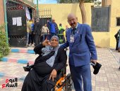 توافد الناخبين على لجنة المغتربين بالجمالية للإدلاء بأصواتهم فى انتخابات الرئاسة