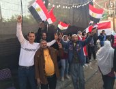 احتفالات في حب مصر أمام اللجان الانتخابية بحلوان 