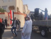 رقص بالعصا على المزمار البلدى أمام لجنة ياسر جنينة بمدينة الشروق.. فيديو وصور