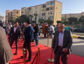 اللواء سمير فرج يصل لجان مدرسة سيزا نبراوي الانتخابية بالتجمع الخامس