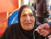 سيدة مسنة من أمام لجنة بالمحلة: أنا جاية علشان بلدنا ولو بزحف كنت هاجى وأشارك