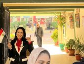 الكاتبة والإعلامية سماح أبو بكر عزت تدلى بصوتها فى انتخابات الرئاسة