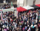 عمال مصر على قدر المسئولية في الانتخابات الرئاسية.. الملايين يشاركون بالتصويت في المحافظات بالأعلام والهتافات.. المرأة والشباب في الصدارة.. رئيس اتحاد العمال: المشاركة واجب وطنى على كل مواطن.. صور