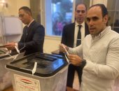 الكاتب الصحفى إبراهيم أحمد يدلى بصوته فى الانتخابات الرئاسية.. صور