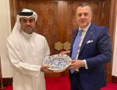 وزير السياحة يواصل لقاءاته الرسمية باجتماع مع نظيره القطرى