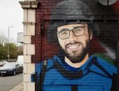 الصحفي الفلسطيني معتز عزايزة يزين شوارع لندن بـ"جرافيتي"