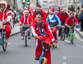 ماراثون الخير.. المئات يتجولون فى شوارع لندن بزى بابا نويل لجمع تبرعات