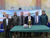 رئيس جامعة بنى سويف يكرم فريق كلية الحقوق لفوزه بدورى كرة القدم