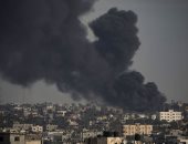طائرات الاحتلال الإسرائيلي تشن غارات جوية عنيفة على خان يونس