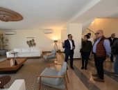 وزير الإسكان يتفقد مشروع الوحدات الفندقية والسياحة العلاجية بمدينة أسوان الجديدة