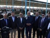 وزير الزراعة ومحافظ الشرقية يطلقان مبادرة لتمويل رؤوس الأبقار لصغار المربين