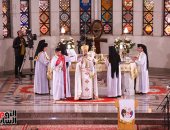 بطريرك الأقباط الكاثوليك يستقبل المهنئين بعيد الميلاد بكاتدرائية العذراء مريم