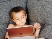 5 نصائح لحماية الأطفال من إدمان الموبايل والسوشيال ميديا 