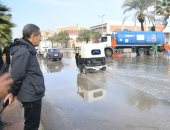 محافظ الغربية يواصل جولاته لمتابعة رفع نواتج الأمطار 