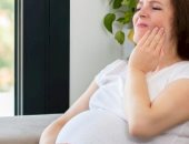 استشارى: القيء أول 3 شهور في الحمل قد يسبب تآكل وتسوس الأسنان  