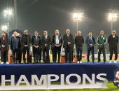 وزير الرياضة ورئيس الشركة المتحدة يسلمان فريق ثابت البطل كأس كابيتانو مصر