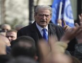 رئيس وزراء ألبانيا السابق صالح بريشا رهن الإقامة الجبرية