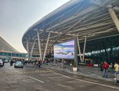 مطار القاهرة يشهد التشغيل التجريبى لأول شاشة إعلانات ثلاثية الأبعاد فى مصر