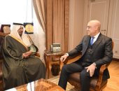 وزير الإسكان يلتقى الأمير خالد بن سعود لعرض الفرص الاستثمارية المتاحة بمصر