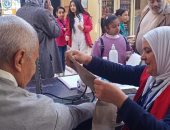 الكشف على المواطنين بالكنائس ضمن مبادرة "100 يوم صحة" بكفر الشيخ