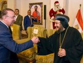 محافظ الإسكندرية يهنئ الإخوة الأقباط الأرثوذكس بعيد الميلاد بالكنيسة المرقسية