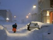 موجة باردة تضرب أوروبا بشدة وتسبب انقطاع الكهرباء وإغلاق المدارس حتى الخميس