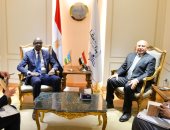 وزير النقل لسفير رواندا: مشروع القاهرة كيب تاون أطول محور برى بأفريقيا