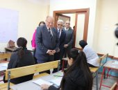محافظ القاهرة يتفقد امتحانات الفصل الدراسى الأول للشهادة الإعدادية