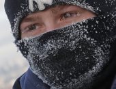 الحياة تحت الصفر.. انخفاض درجات الحرارة و تساقط الثلوج فى شوارع روسيا