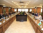 محافظ الجيزة يلتقى أعضاء مجلسى النواب والشيوخ لبحث مشروعات التطوير