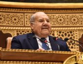 رئيس مجلس الشيوخ ممازحا النواب لعدم وجود أعضاء لجنة الخارجية: كلهم بره مصر